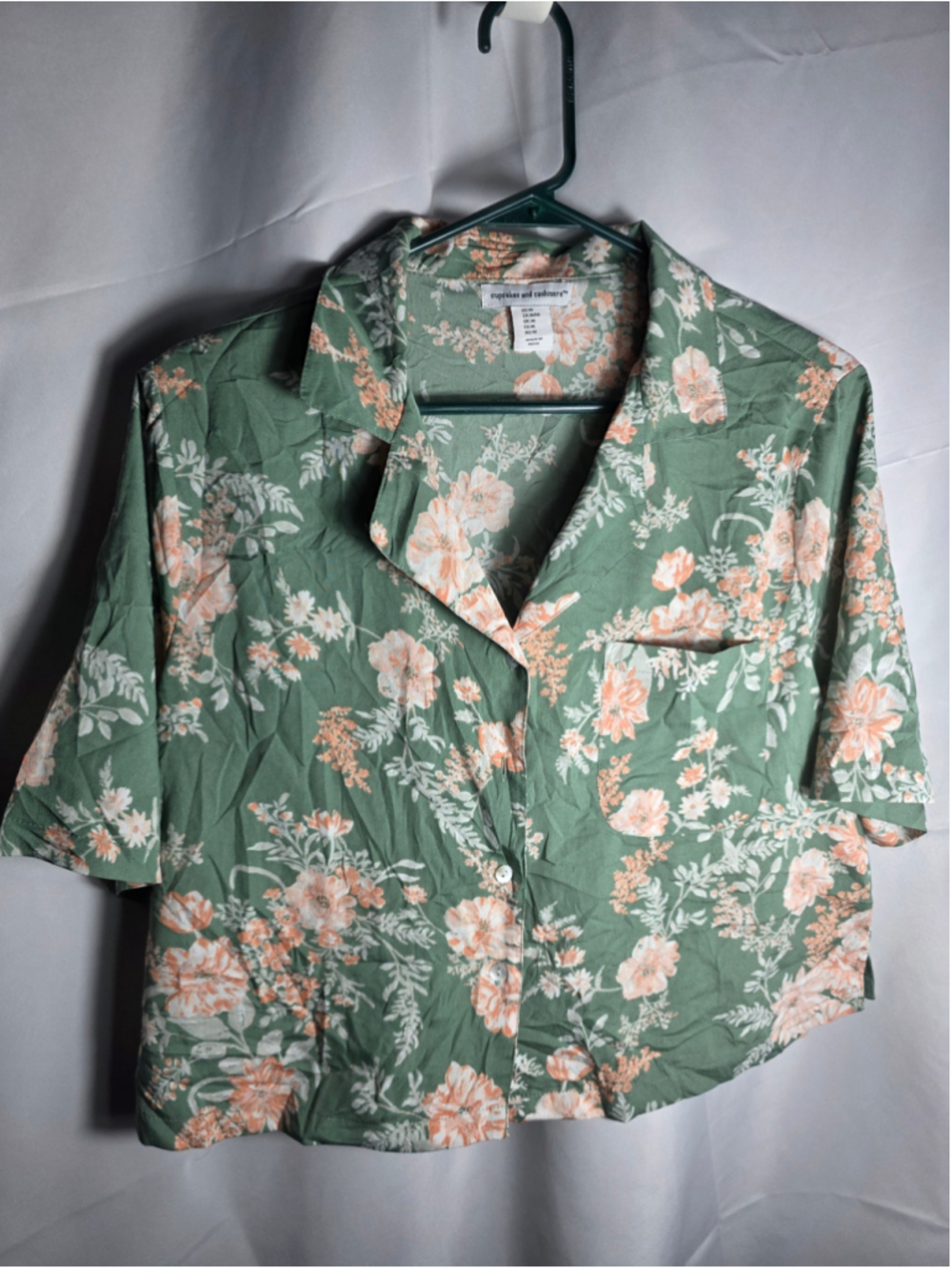 Women's Cupcakes and Cashmere Floral Button Down Shirt Green Peach M tropical
